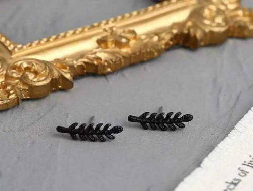 Cute Leaf Shape Earings