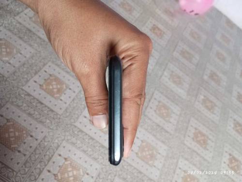 Infinix hot 12 play 4+3gb extendable 64gb one hand used only
