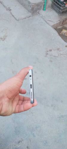 no charger and box