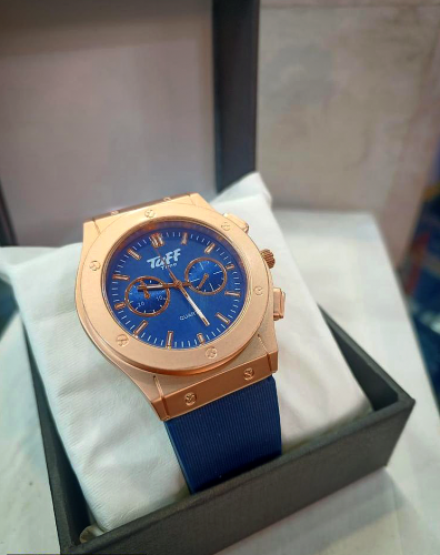 mens casual Analogue watch 