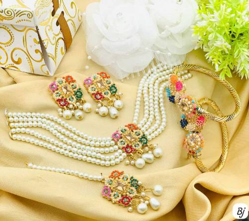 choker set with matching bangles 