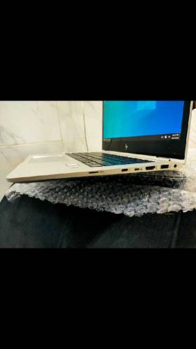 Hp elitebook 1030 x360 i5 7th gen 