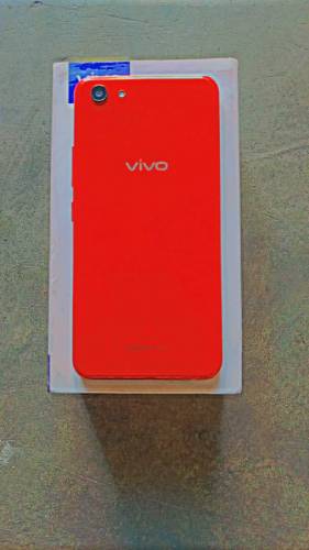 vivo y83.  6/128 with just box
