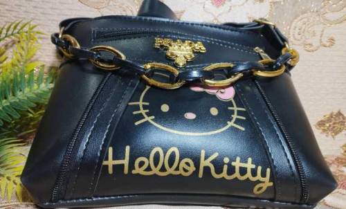 woman bags in leather delivery free in all Pakistan City 