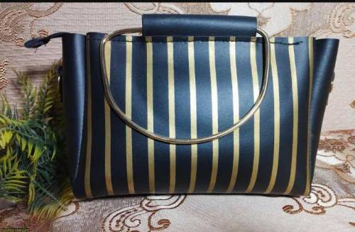 woman bags in leather delivery free in all Pakistan City 