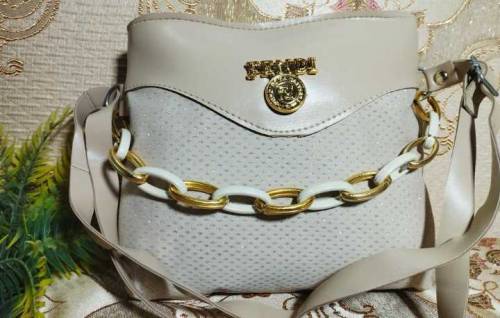 woman bags in leather delivery free in all Pakistan City 
