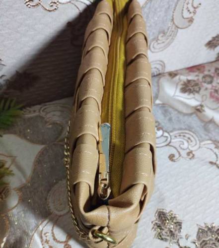 woman bags in leather delivery free in all Pakistan City 