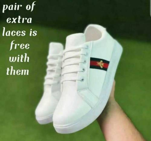 men's comfortable stylish lace up sneaker