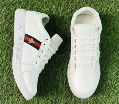 men's comfortable stylish lace up sneaker