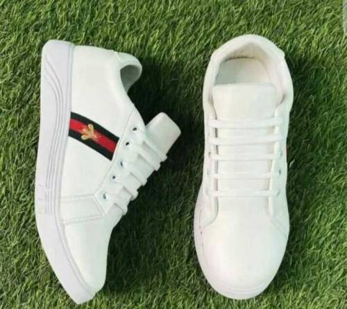 men's comfortable stylish lace up sneaker