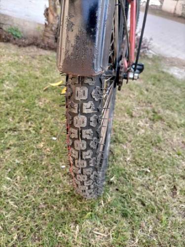 VERY GOOD CONDITION CYCLE 26 INCH CYCLE FOR SALE OF RED COLOUR