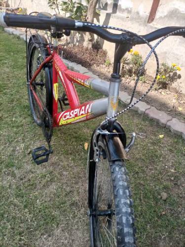 VERY GOOD CONDITION CYCLE 26 INCH CYCLE FOR SALE OF RED COLOUR