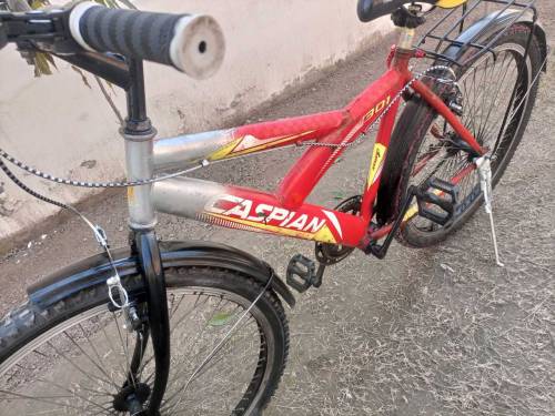 VERY GOOD CONDITION CYCLE 26 INCH CYCLE FOR SALE OF RED COLOUR