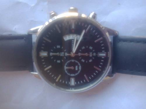 aik adad watch only two day used time date and day atomatic fixed
