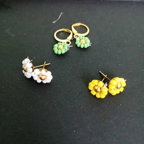 daisy flower earrings/handmade flower earrings 