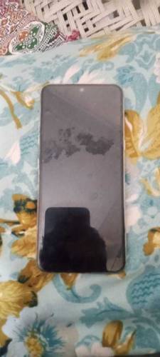 8GB RAM 128 GB storage LG V6 think 5G