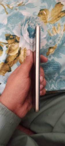 8GB RAM 128 GB storage LG V6 think 5G