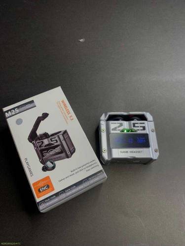 M25 Dugital Display Case Earbuds black