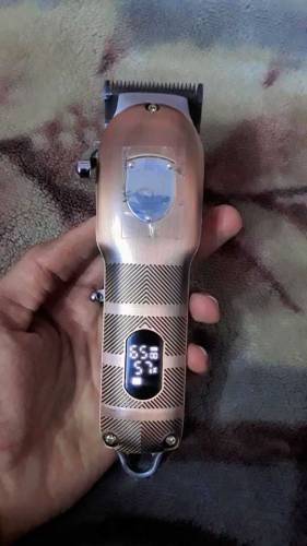 kemei km-3706 condition10 /10 hair cliper  New machine Boox  pack