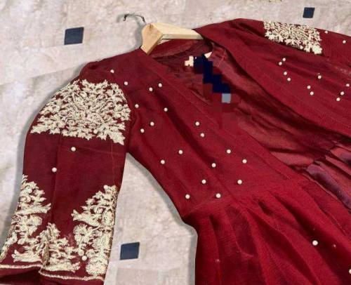 •  Fabric: Shamoz Silk, Gown: 
