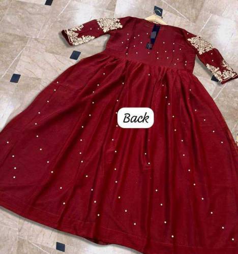 •  Fabric: Shamoz Silk, Gown: 