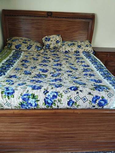 King size bed