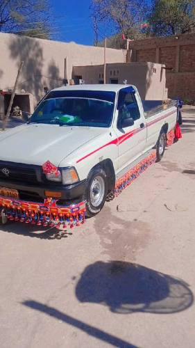 برائے فروخت گاڑی 