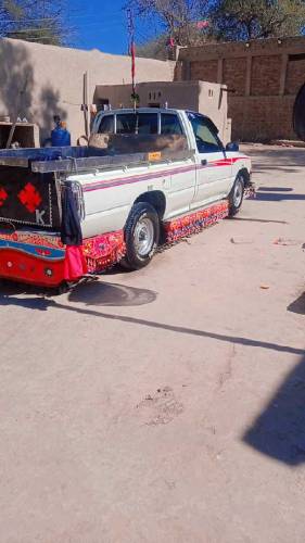 برائے فروخت گاڑی 