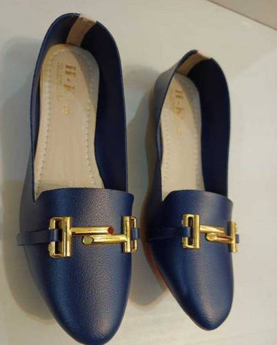 woman pumps shoes 