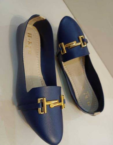 woman pumps shoes 