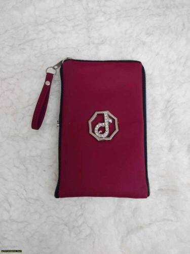 •  Material: Rexine•Product Type: Mobile Pouch•Product