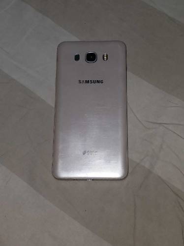 Samsung Galaxy J7 2016