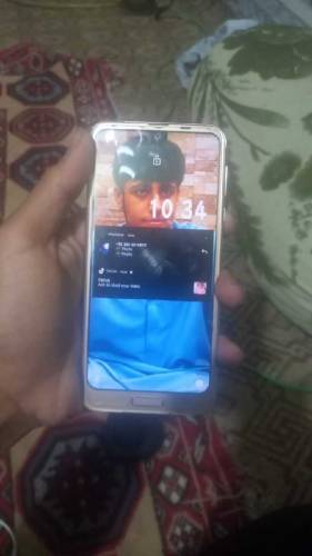 aquos R2 