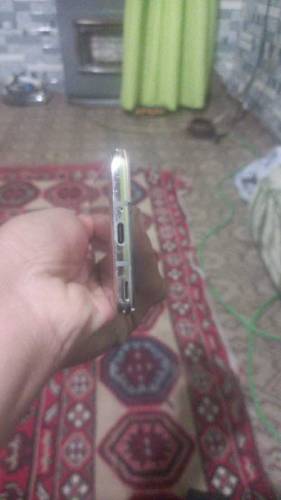 aquos R2 
