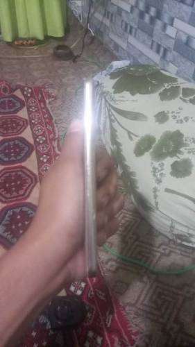 aquos R2 