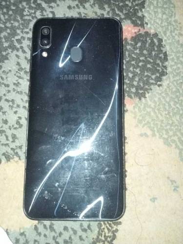 Samsung galaxy a30,64 gb memory ,4gb RAM