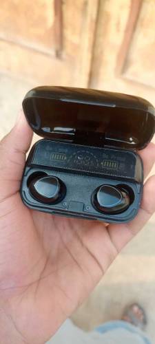M10 earpod