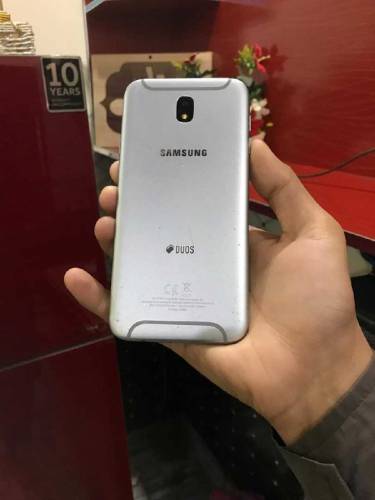Samsung J7 pro borad available