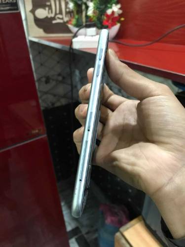Samsung J7 pro borad available