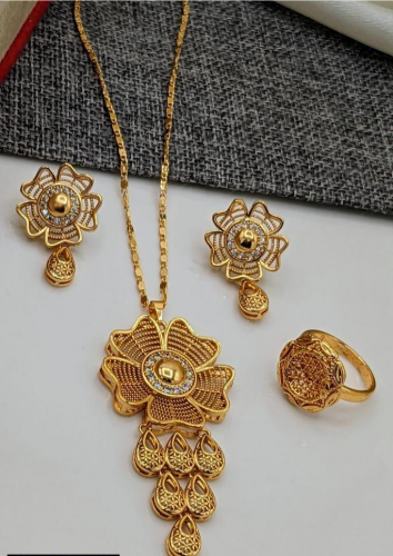 Artificial jewellery with low price 