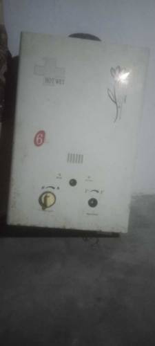 Instent water heater 