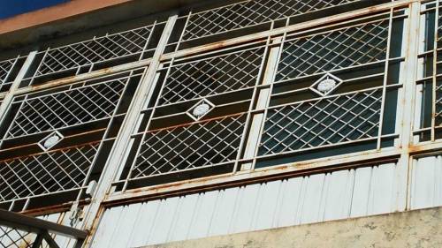 گھر کچن برآمدہ کی پردہ داری خوبصورتی کے لیے گریل لمبائی 9 فٹ چوڑائی  آ