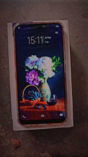 vivo y83.    6/128 with just box