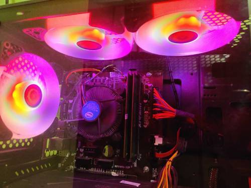 Gaming PC with RGB keyboard mouse and keyboard mouse pad, HD webcam