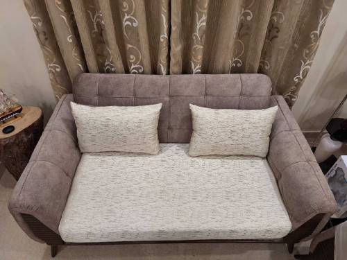 7 seater sofa set with cushions