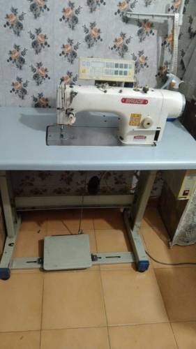 sewing machine 