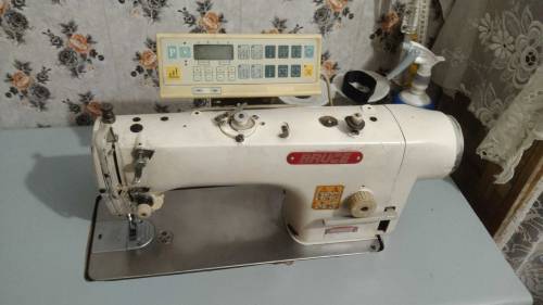 sewing machine 