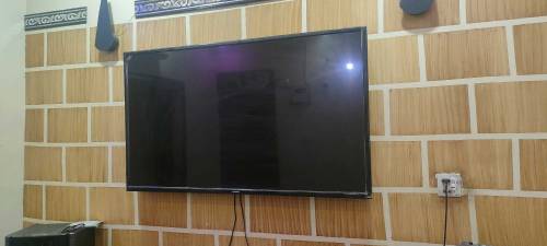 MZEE LED neat and clean condition