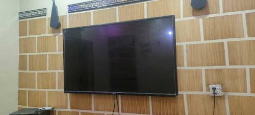 MZEE LED neat and clean condition