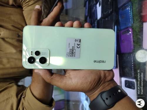 Realme C35